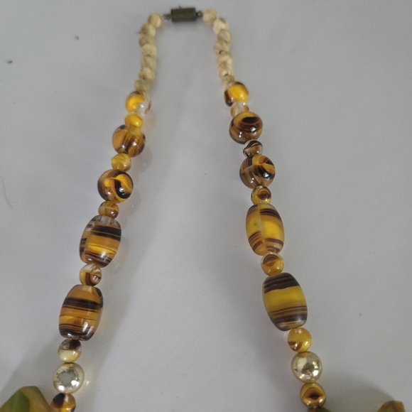 1930s Art Deco Amber Bakelite Trapezoids Necklace - Picture 7 of 10